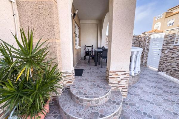 Chalet pareado en avenida del Horizonte