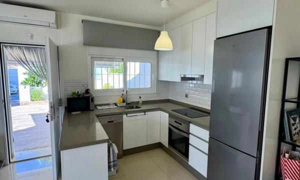 Chalet en Barrio Parque Acuático - Sector 25