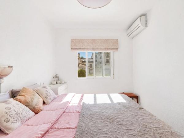 Chalet adosado en calle Londres, 11 -5