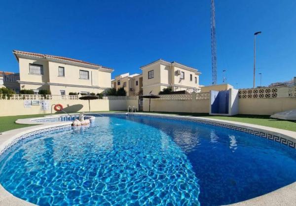 Chalet adosado en CL Licenciado Vidriera, 8