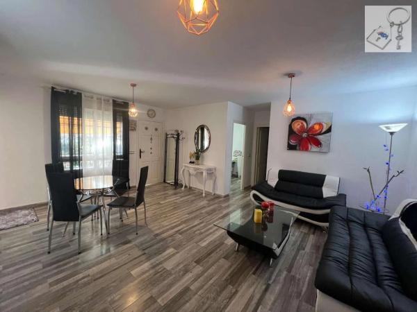 Chalet adosado en avenida Baleares