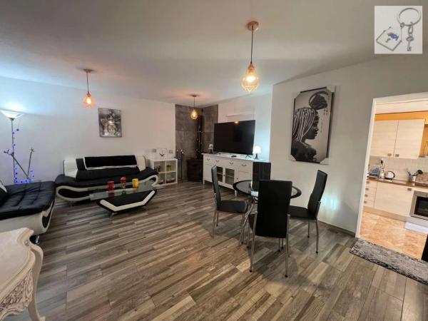 Chalet adosado en avenida Baleares