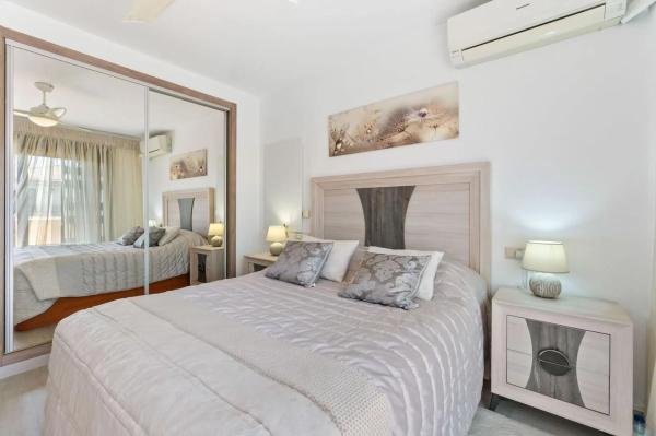 Chalet adosado en calle Gotzone Mora