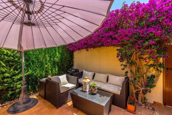 Chalet adosado en calle Gotzone Mora