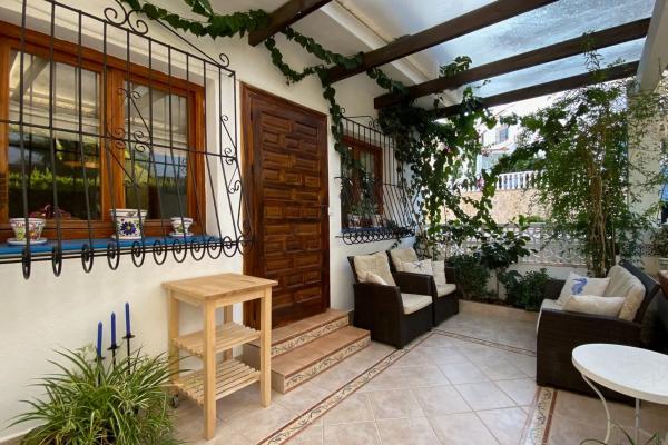 Chalet pareado en calle Aquiles