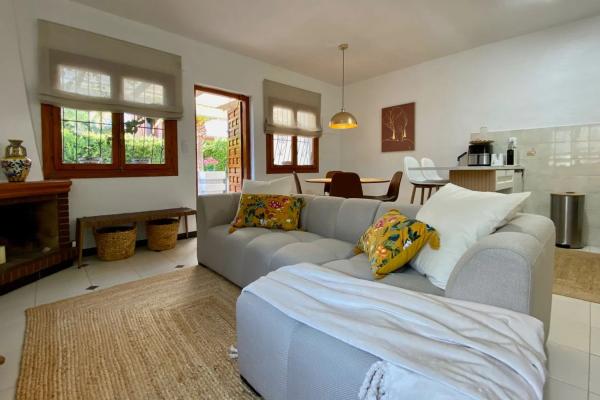 Chalet pareado en calle Aquiles