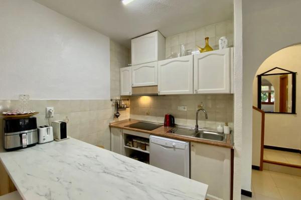 Chalet pareado en calle Aquiles