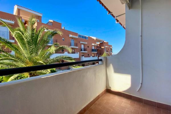 Chalet pareado en calle Aquiles