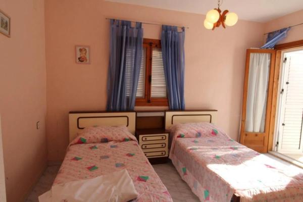 Chalet adosado en calle Aquiles