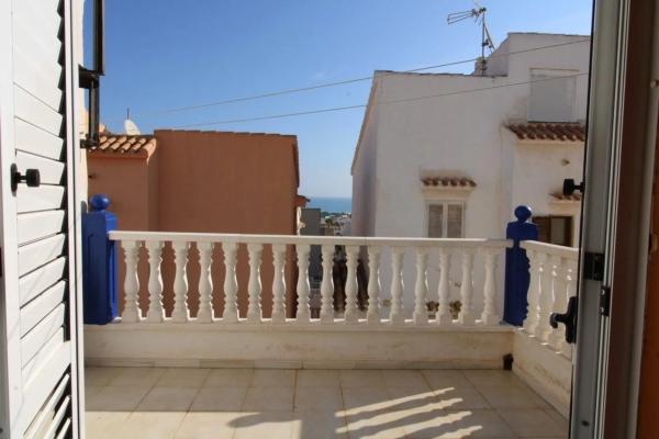 Chalet adosado en calle Aquiles