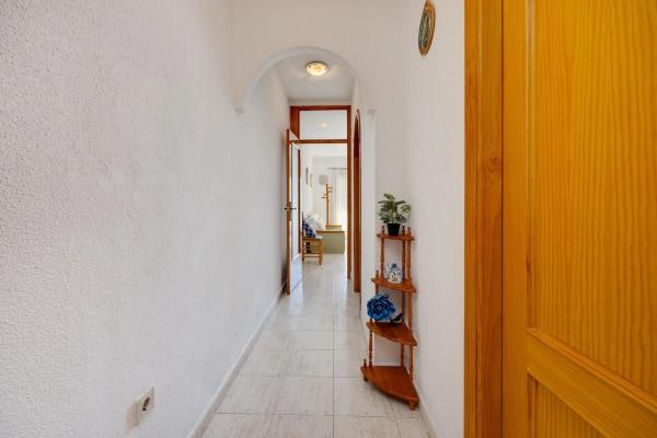 Estudio en calle los Gases, 50