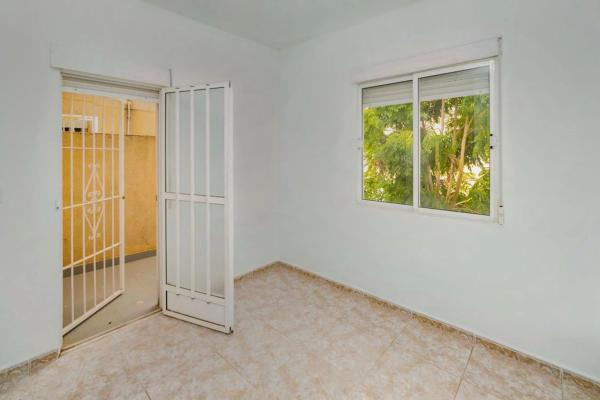 Chalet pareado en calle Goleta