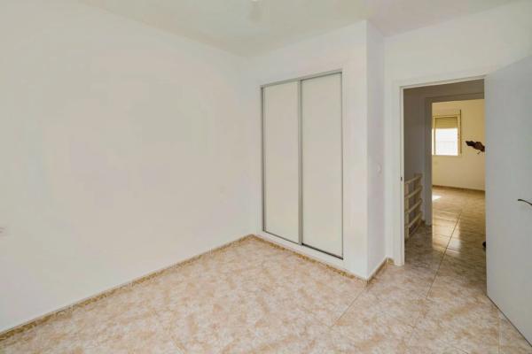 Chalet pareado en calle Goleta