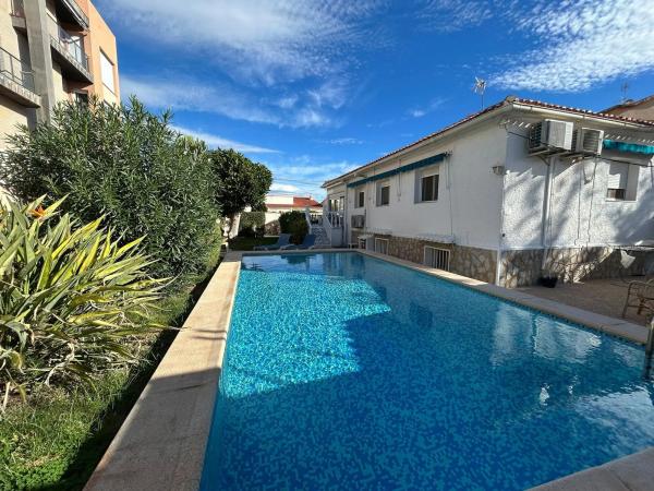 Chalet pareado en calle Pleamar, 46