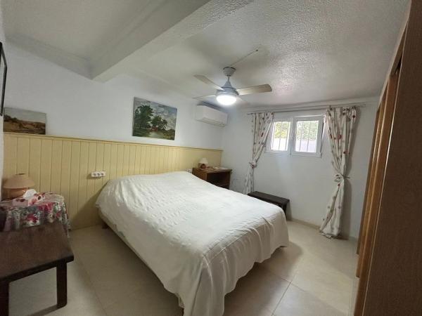 Chalet pareado en calle Pleamar, 46