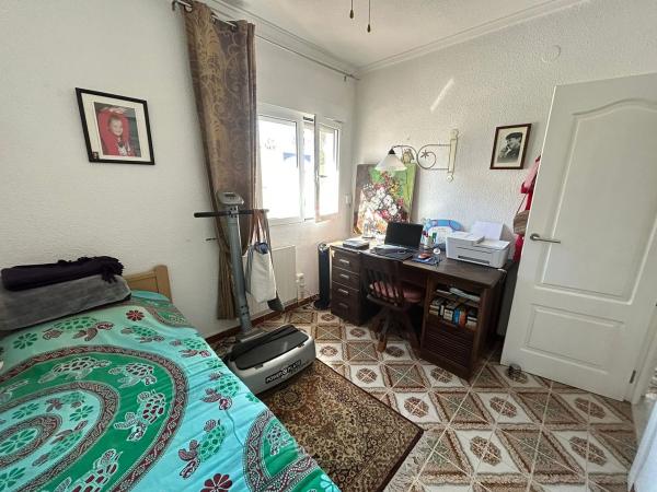 Chalet pareado en calle Pleamar, 46