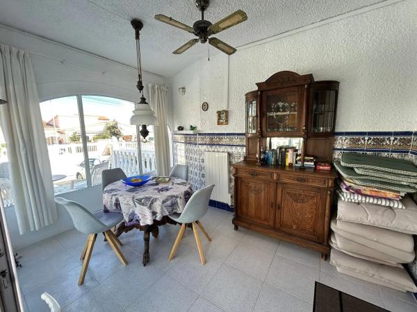 Chalet pareado en calle Pleamar, 46