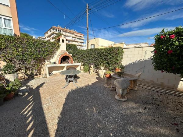 Chalet pareado en calle Pleamar, 46