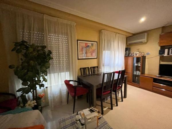 Piso en calle Juan Maciá Esclàpez