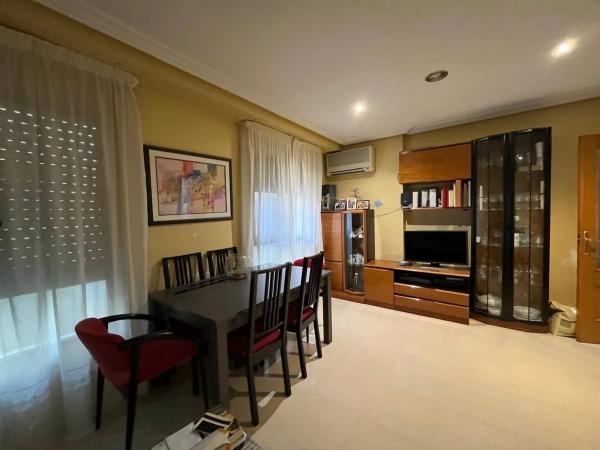 Piso en calle Juan Maciá Esclàpez