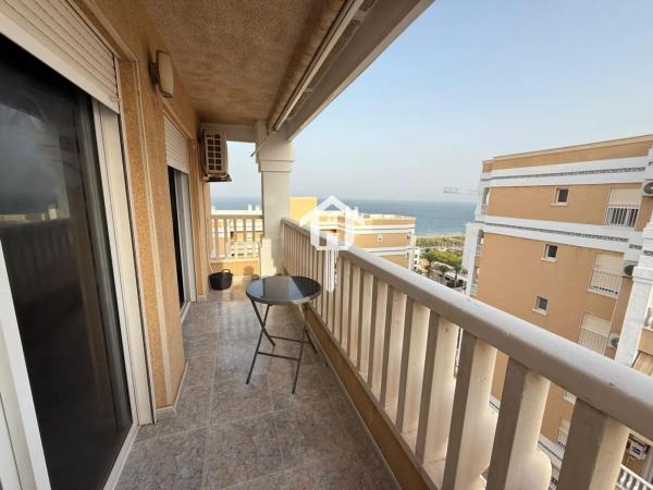 Piso en avenida Costa Blanca