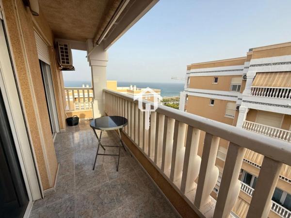 Piso en avenida Costa Blanca