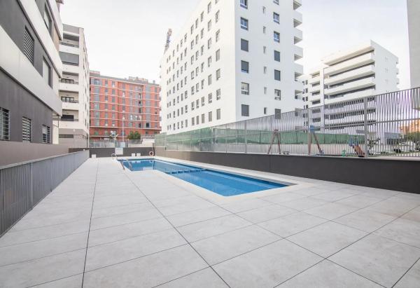 Piso en calle Presidente Adolfo Suárez