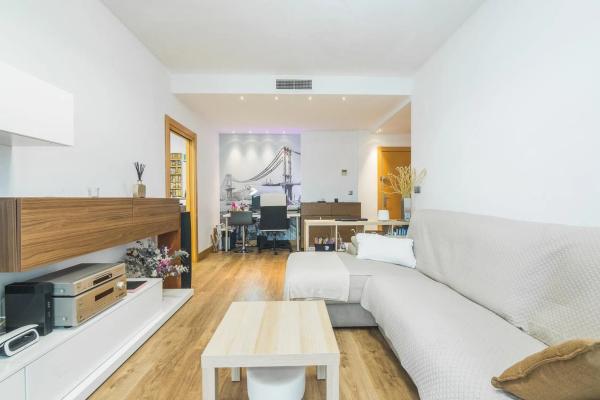 Piso en calle Presidente Adolfo Suárez