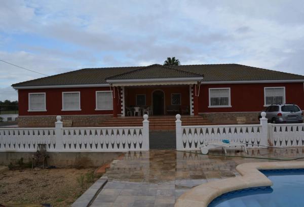 Casa independiente en Partida Valverde Bajo, 2 141