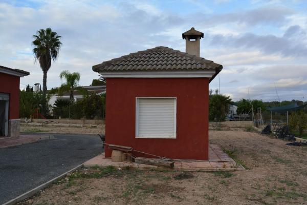 Casa independiente en Partida Valverde Bajo, 2 141