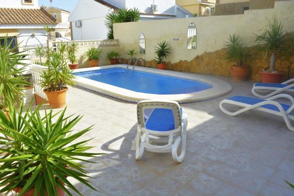 Casa independiente en calle Luxemburgo, 99