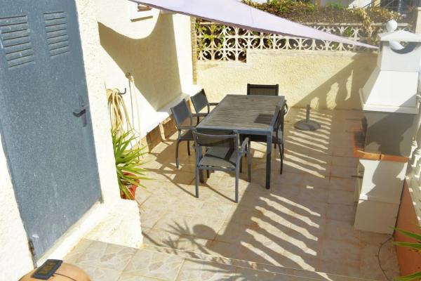 Casa independiente en calle Luxemburgo, 99