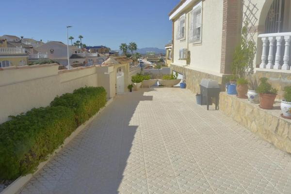 Casa independiente en calle de Holanda