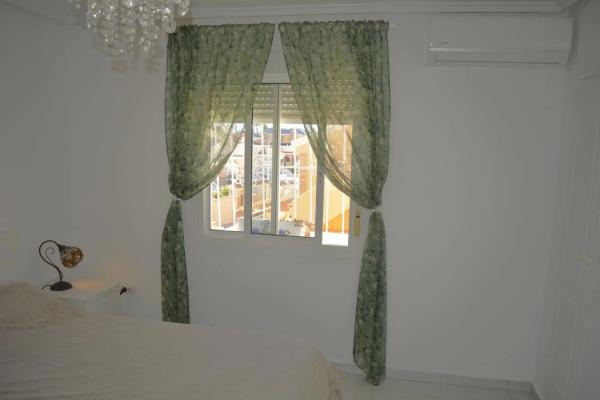 Casa independiente en calle de Holanda