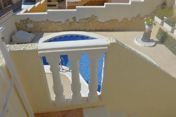 Casa independiente en calle de Holanda