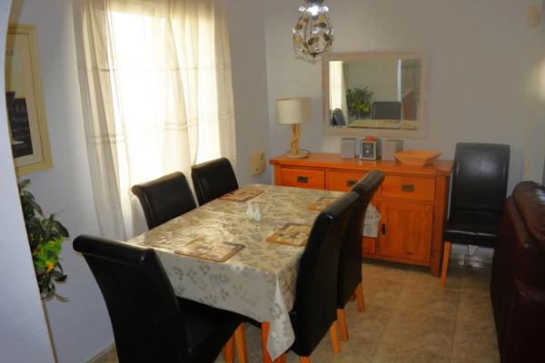 Casa independiente en calle Luxemburgo, 99