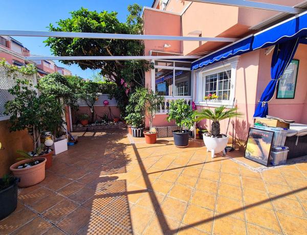 Chalet adosado en avenida Zaragoza, 25