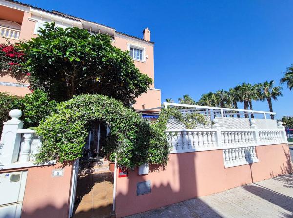 Chalet adosado en avenida Zaragoza, 25