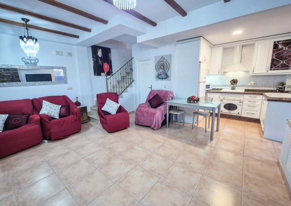 Chalet adosado en avenida Zaragoza, 25