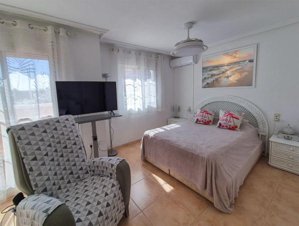 Chalet adosado en avenida Zaragoza, 25