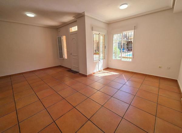 Chalet adosado en calle Gerona, 7