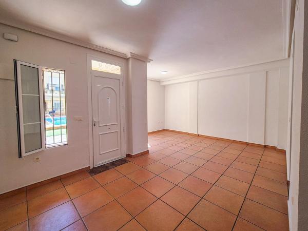 Chalet adosado en calle Gerona, 7