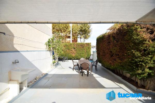 Chalet adosado en avenida Albacete, 117