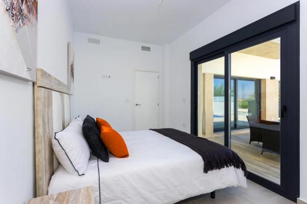 Chalet adosado en calle Manuel de Falla