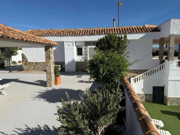 Casa independiente en calle Alcoraya s/n