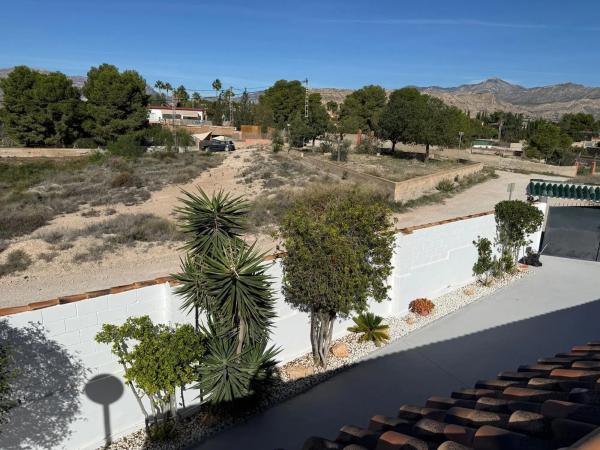 Casa independiente en calle Alcoraya s/n