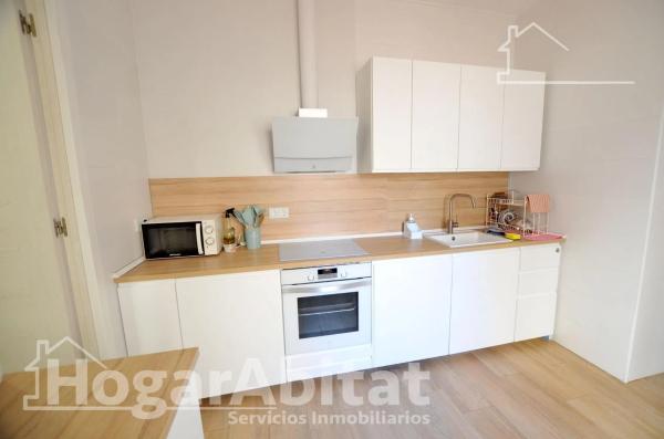 Casa independiente en calle Pérez Medina