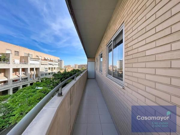 Piso en calle José Ramón Pomares