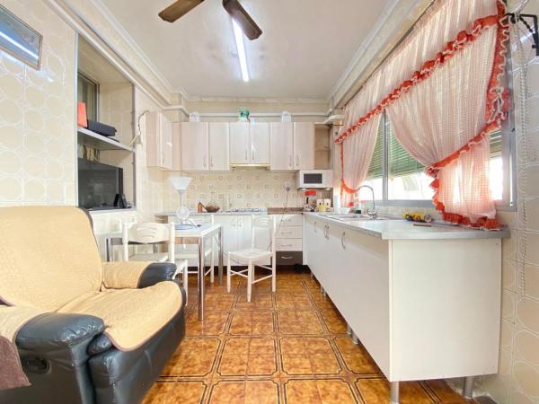 Casa independiente en calle de Monóvar