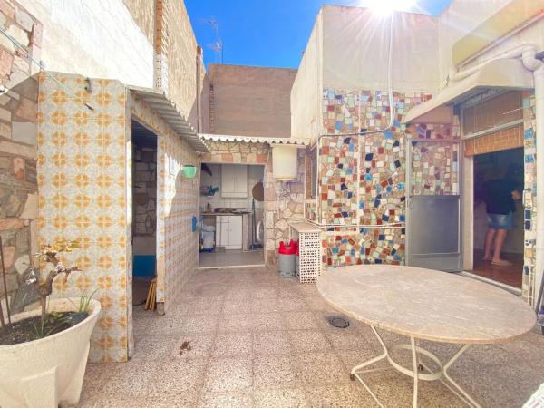 Casa independiente en calle de Monóvar